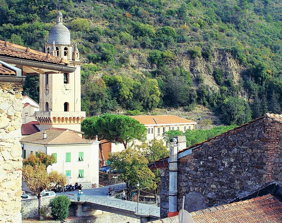 Stecado - Prearunda Con 2 Camere Matrimoniali, Nella Piazza Centrale Dolceacqua 0*,